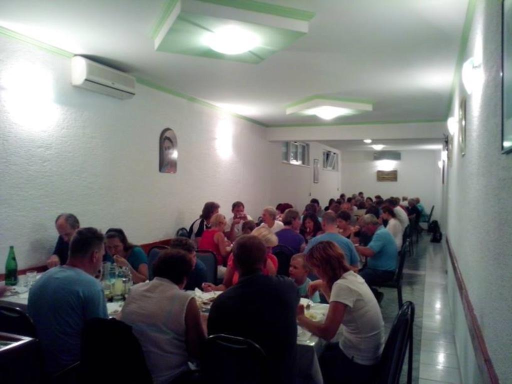 ホテル Pansion Bojic Međugorje エクステリア 写真
